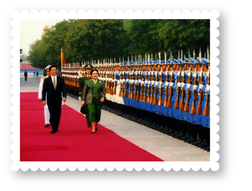 2543-china-queen-sirikit-hu-jintao-welcome-ceremony