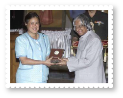 2548-indira-gandhi-award